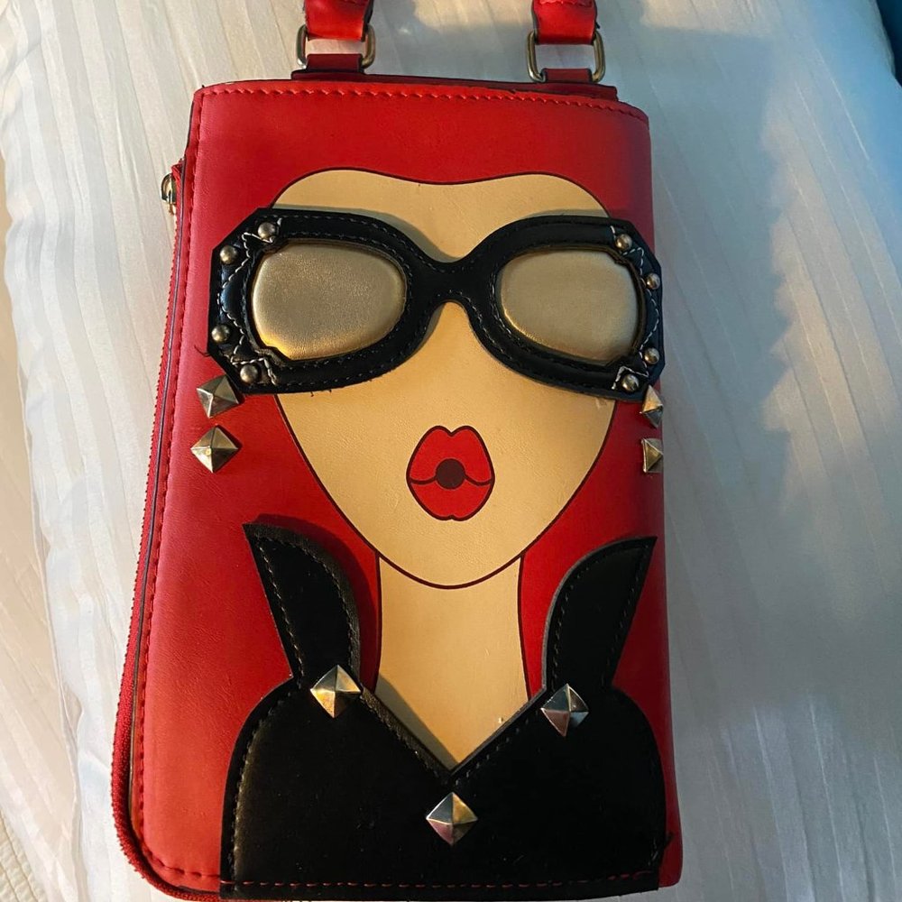adorable mod face purse